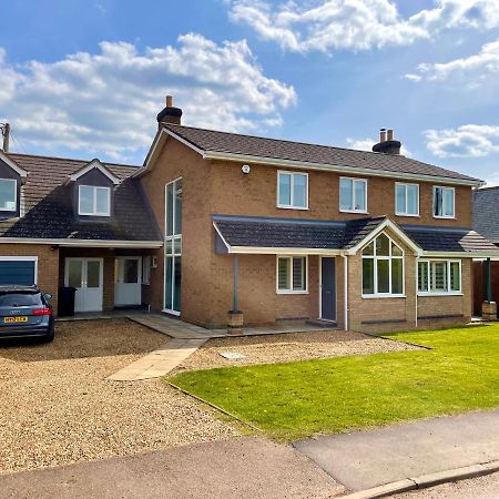 Executive Home With Plenty Of Room 伊利 外观 照片