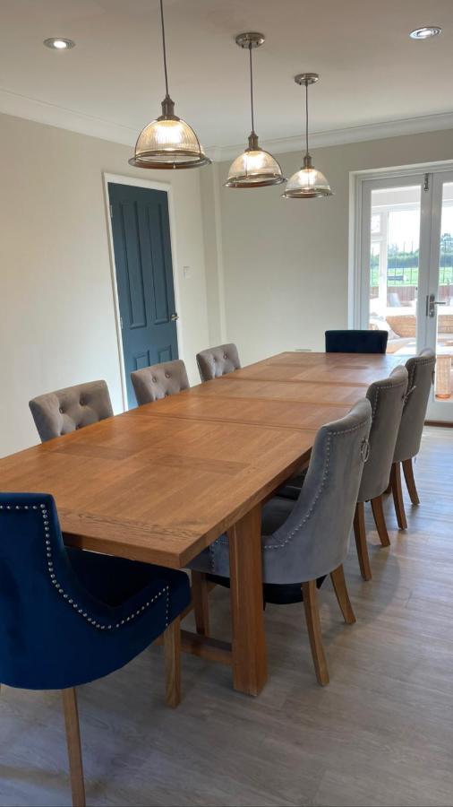 Executive Home With Plenty Of Room 伊利 外观 照片