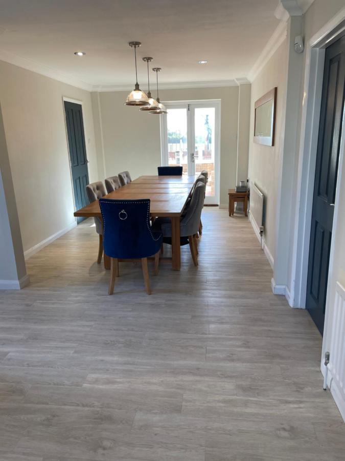 Executive Home With Plenty Of Room 伊利 外观 照片