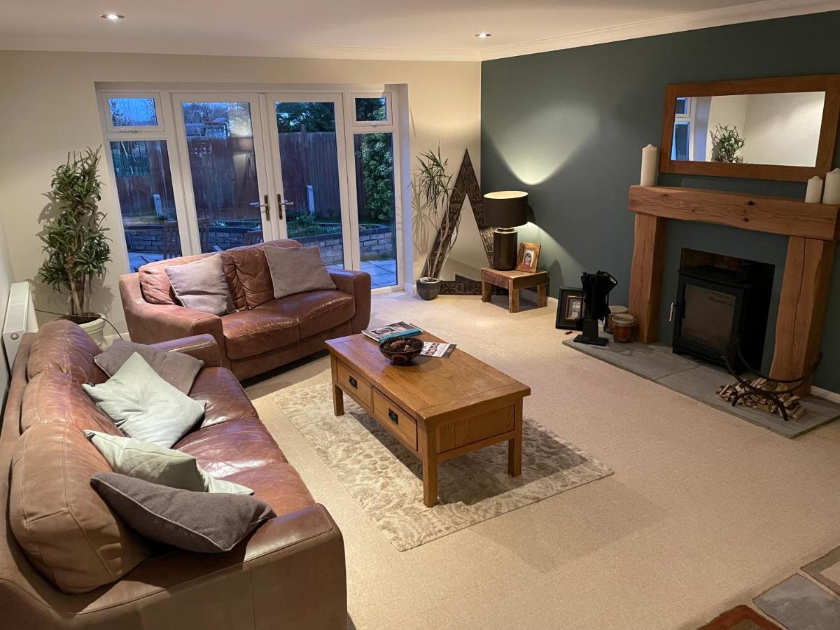 Executive Home With Plenty Of Room 伊利 外观 照片